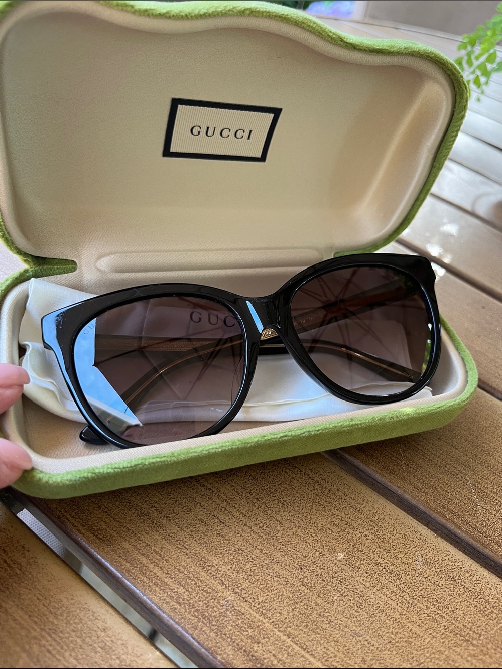 Gucci Black Frame Sunglasses with Brown Gradient Lenses - Picture 2 of 15